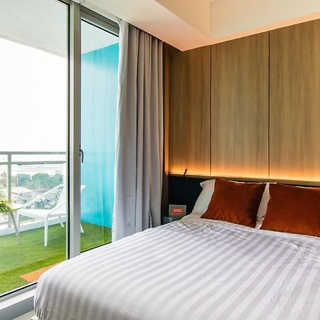 Azure Urban Beach Resort Manila By Radlett ภายนอก รูปภาพ